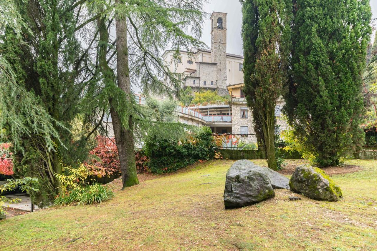 Residenza Al Vittoriale - By Host4U Apartamento Gardone Riviera Exterior foto